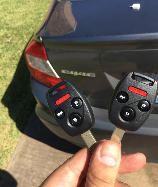 Honda transponder key cutting and HISS chip programming at customer location in Plantation and surrounding cities