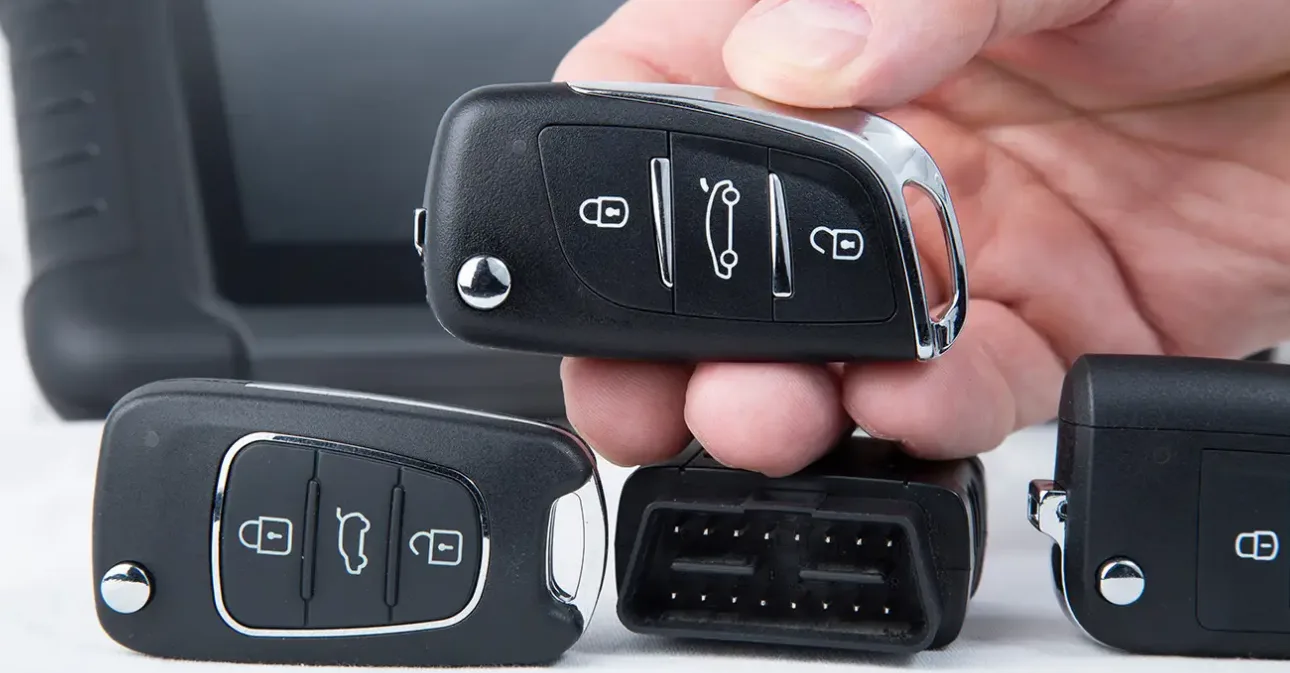 Transponder chip key programming to vehicle immobilizer system by Triton Locksmith Plantation in Plantation and surrounding cities